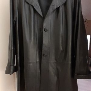 XXL Women's black leather jacket from David Green